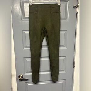 SPANX FAUX SUEDE LEGGINGS. Olive size Medium nice!